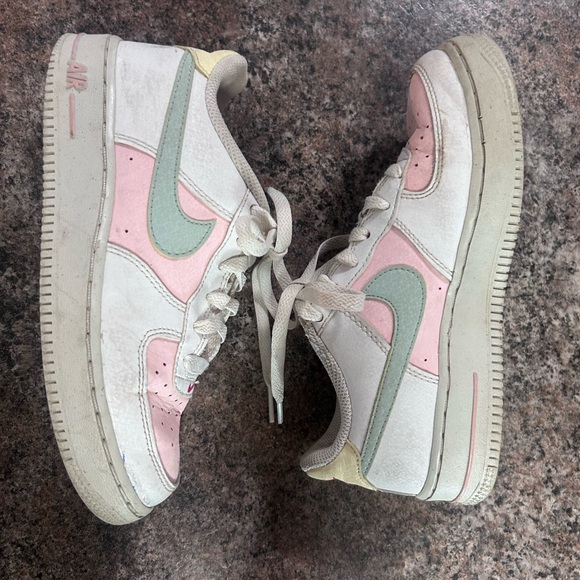 Nike Kids Shoes in Pink, White, and Green - Picture 1 of 6